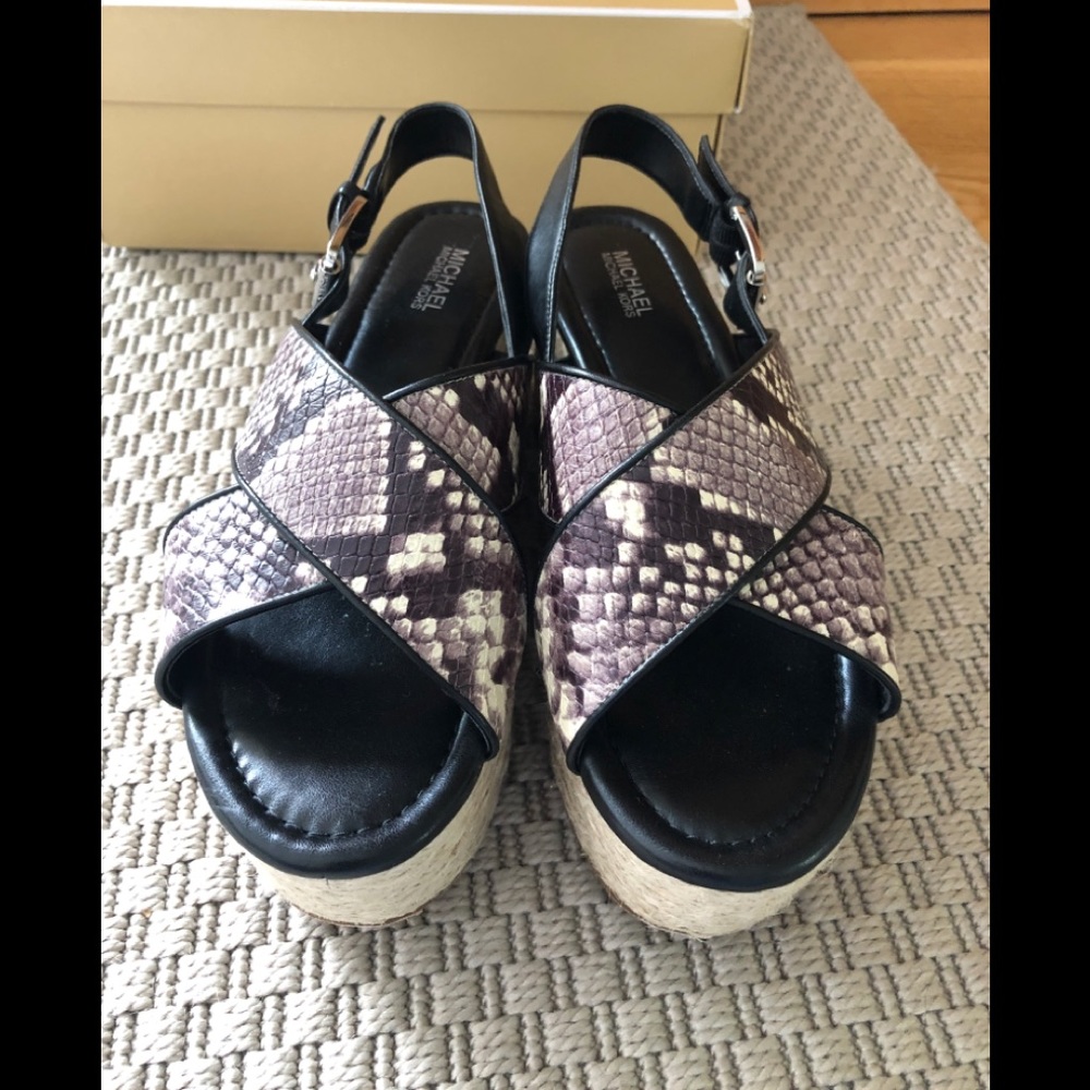 MICHAEL KORS 37 JODI MID WEDGE EMBOSSED LEATHER